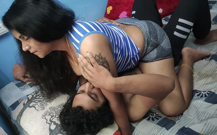 Vaishnavysharunraj: Sexy mallu pár prsa sání romantiky