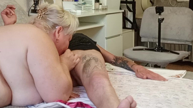 Zona901: Ein schluck heißes sperma für eine stiefmutter erwies sich als Überraschung