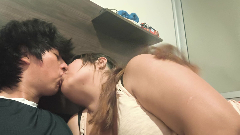 Moo DBOXXX: Está Madre Soltera Quiere Sacarme Más Leche, Pero Ya No...