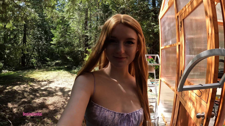 Destination Kat: Pișându-se pe apel video Gfe