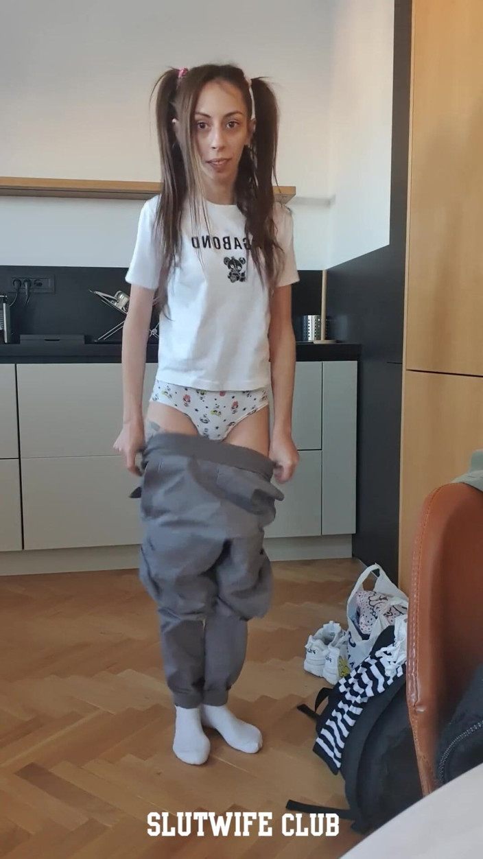 Slutwife Club: Bts: From Dressing to Deepthroat - Candie Cross Gets Pounded in...