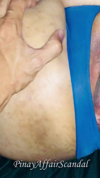 통통한 필리핀녀의 풍만한 몸은 나를 안에 존나게 사정하게 만든다