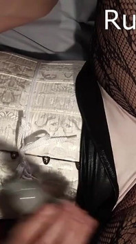 V87 - Buzzy, trans sexy, jouet, éjaculation