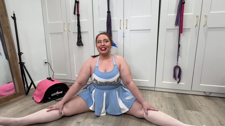 KinkyKatie: La Storia Di Una Cheerleader Troia BBW - Kinky Katie