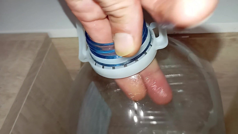 Elvissc: Hřebec s velkým ptákem touží po šukání zadku, stříkání do úst láhve!