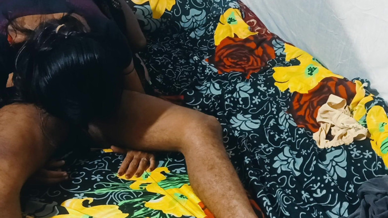 Rojjyny: Por que eu fodi uma garota de 18 anos? Desi sexo...