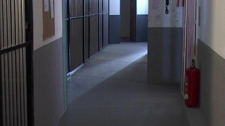 DEUTSCHLAN PORNO XXX: 거유 섹스 가드와 금발 - 아시아 재소자 합류