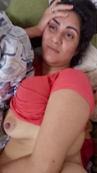 Vanessinha estaba lactando y estaba deliciosamente sexy, mira sus pechos
