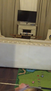 Spaß haben in Super kurzen Miniröcken zum höschen blankziehen und dann kein Höschen zu hause durch Minigolf spielen