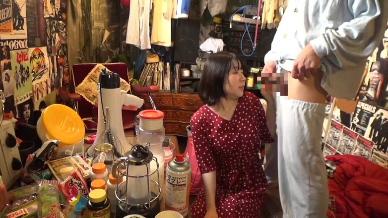 Raptor Inc: Kurumi - 她几天前刚毕业，现在为性交服务工作。