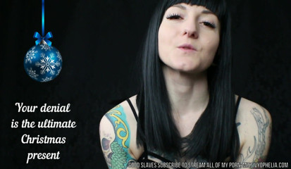 Miss Ivy Ophelia: Blue balls for Christmas 3
