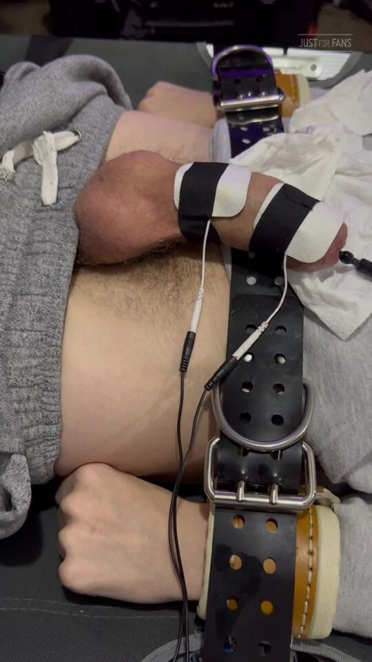 Inmate Cody and SubEdgeX: E-stim과 사운드로 고통받는 Subedgex
