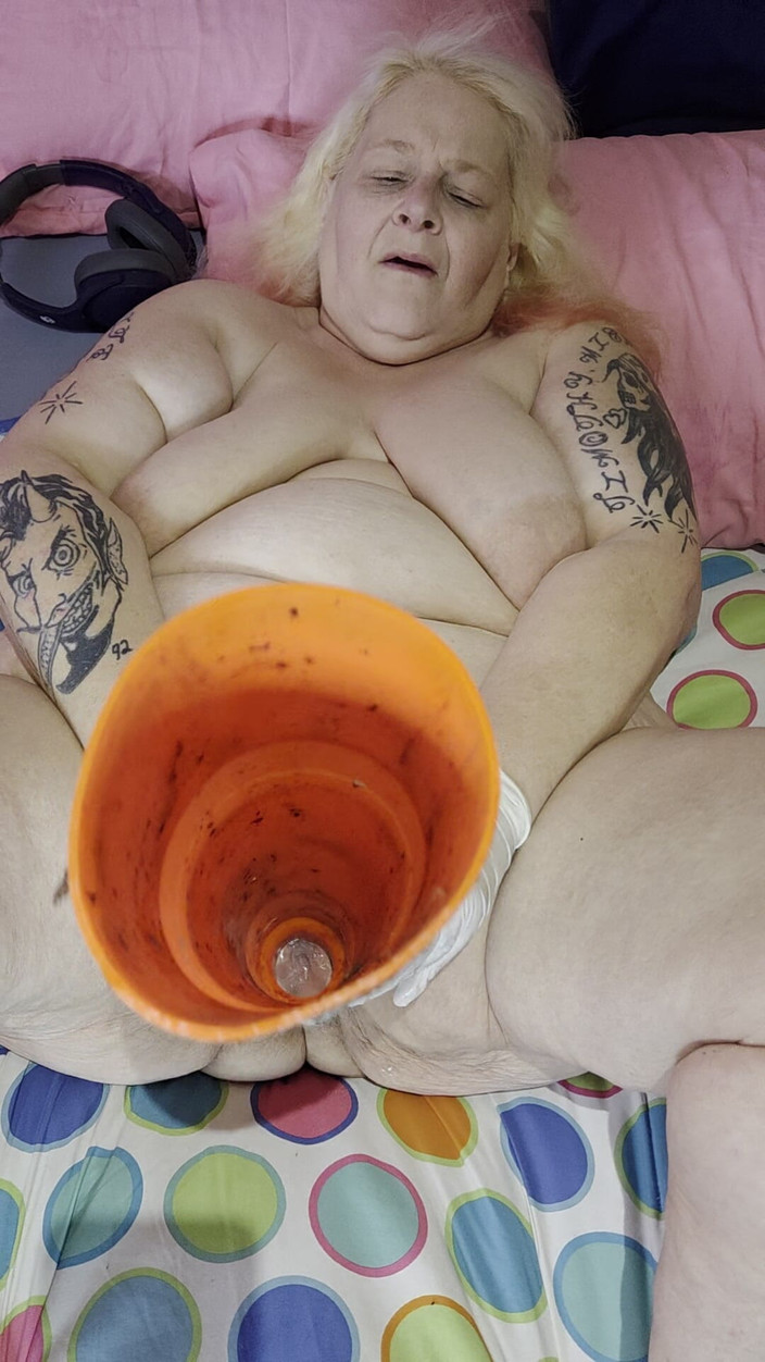 HerculesnVENUS: あのムラムラした売女は何してるの?