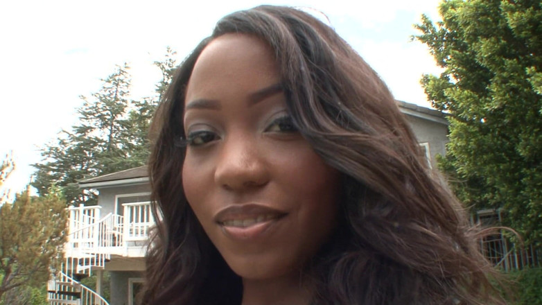 I Fucked my Stepsister: Stunning ebony wants to taste her stepbrother's big white pole
