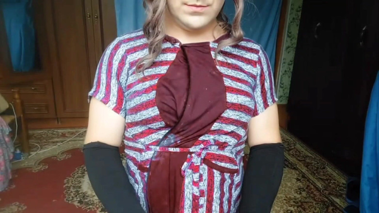 Kitty_Cross: 오늘 밤 완벽한 허벅지를 천천히 보여주는 아름다운 펨보이