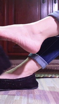 Sujo chinelo dangle