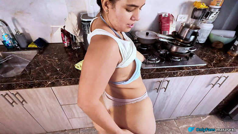 Pronoia Mey: 내 안에 사정하지 마, 난 너의 계모야. 판타지를 충족하는 배다른 아들, 괴롭히는 계모의 입에 사정