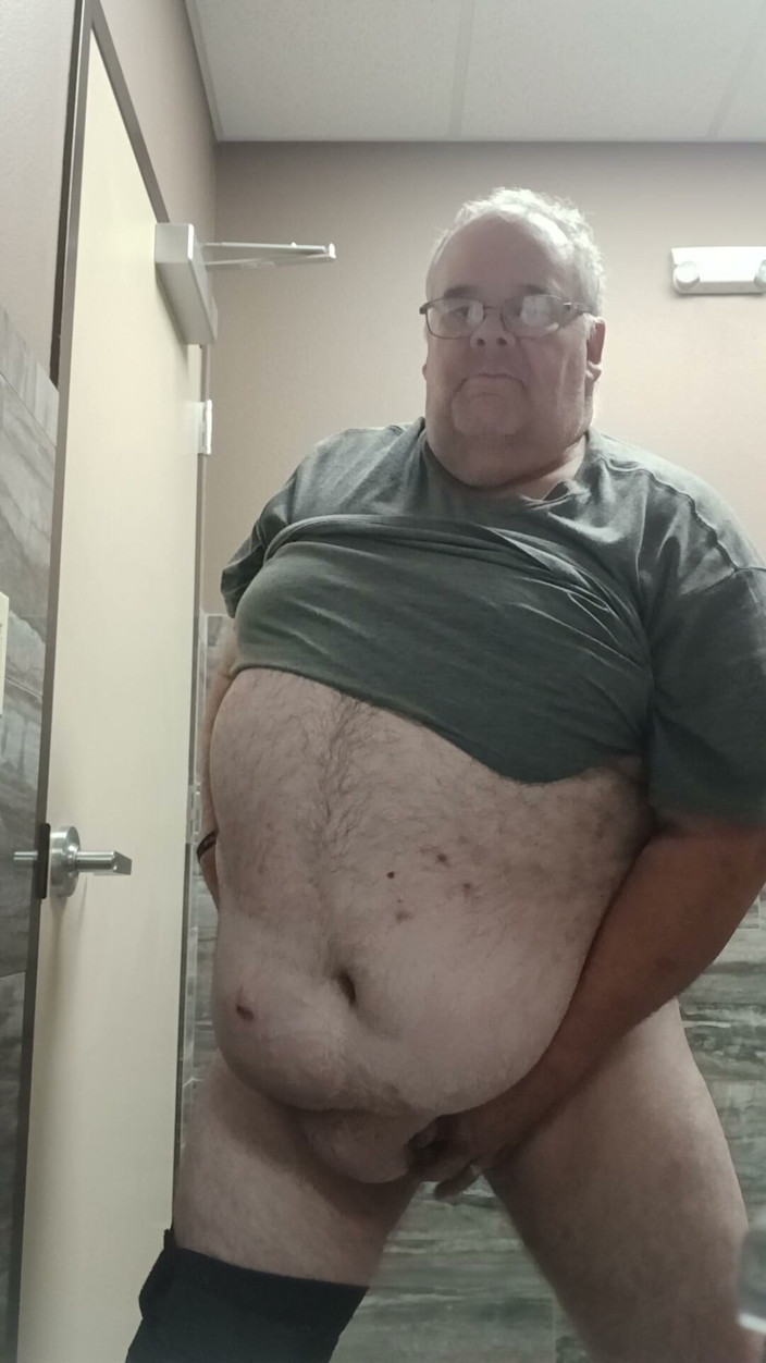 Gaydaddy2021: Jerking off in a Bathroom.