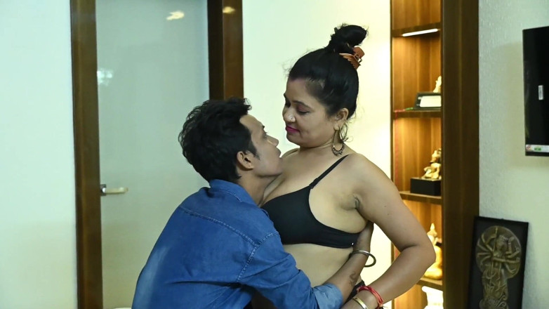 Indian porno creator: Indiana casting sexo grande rabo modelo fode duro por seu...