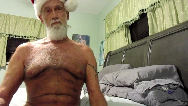 Mr hairy gardener: Santapre-holidayfinal