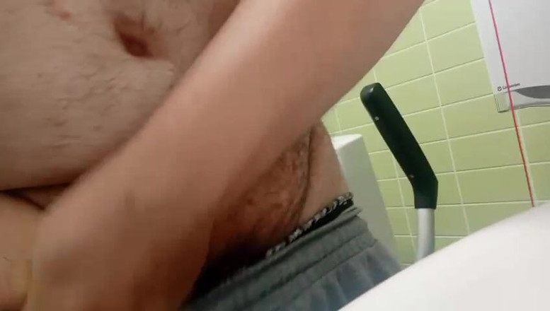 Big Pisser: Superchub Smegma Kutas sika publicznej toalety.