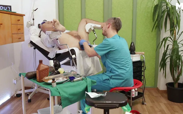 Marcus Pollack Gay: Kinky doctor stuffes ass with his hands and silicone toys