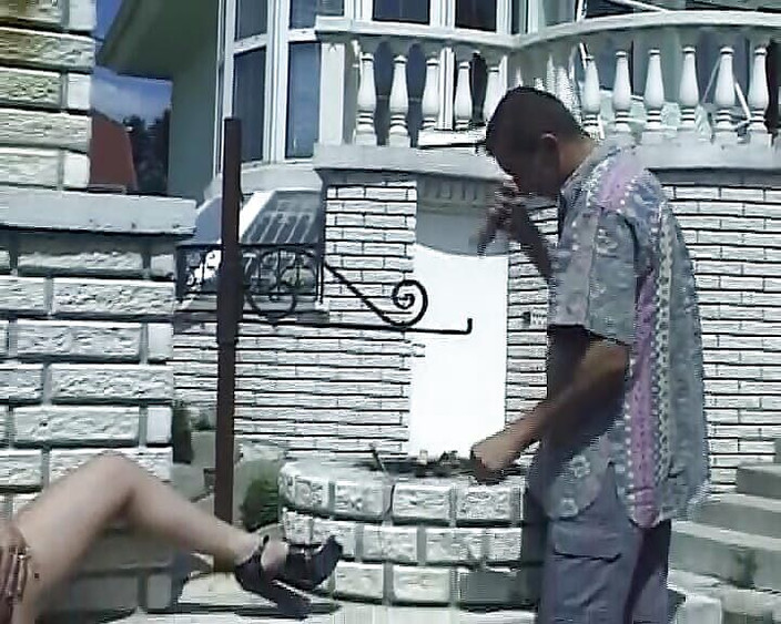 German Homemade: Úžasná tmavovlasá německá milfka