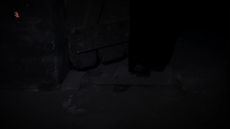 Inquisition and prison world: Hırsız - Zincirlenmiş bir hizmetçiye özel bir şekilde ekmek ve su verilir