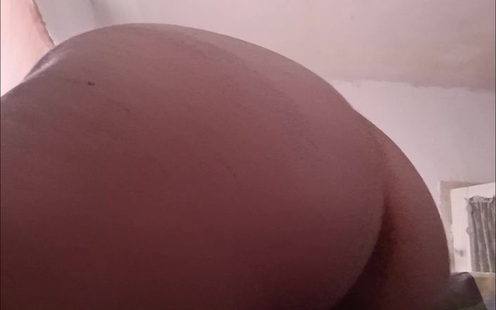Blowy: लंड की भूखी गांड