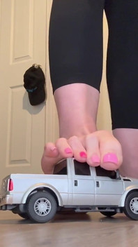 Truck Crush with Size 16 Feet