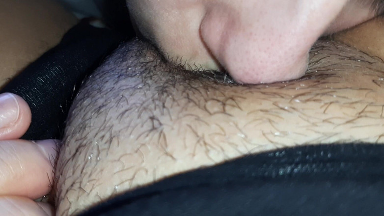 Lesbian-illusion: Quan hệ tình dục đồng tính nữ lãng mạn với liếm,...