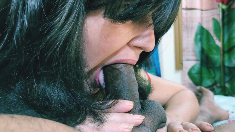 Bolly Karma: Kluci ji rádi sledují