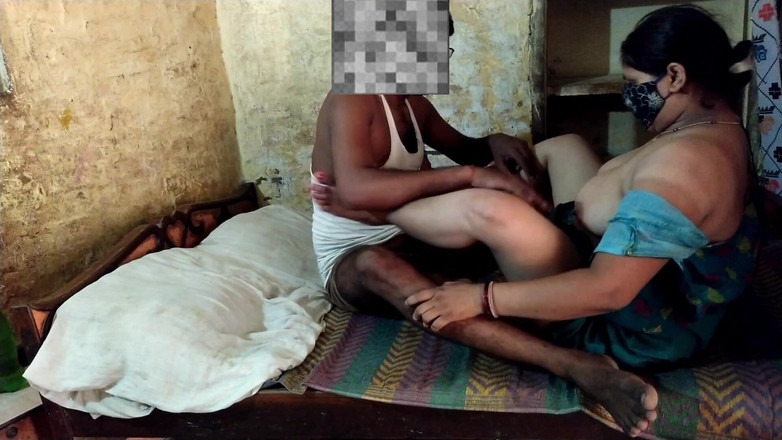 Desi_bhabhi121: Tamil Bhabhi Couple Romantic