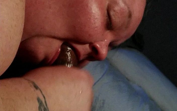 Kimmywetwet: Une truie toxique se fait baveusement sur la bite de...