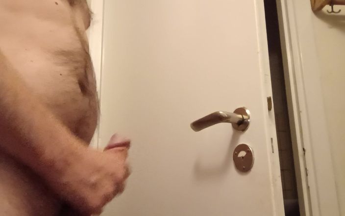 Ed Eden: Cumming toaleta