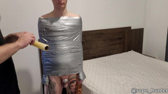 Rope Hunter: Oholený chlapec je mumifikován vousatým pánem