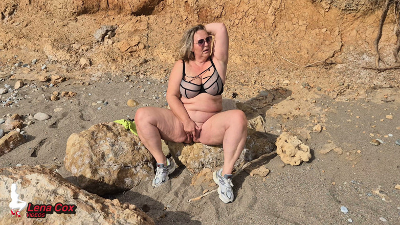 Lena Cox: Horny Wife Masturbates on the Beach