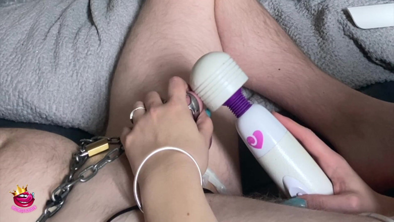 Mistress_BJQueen: Keuschheitskäfig wird zum abspritzen in kondom gemolken