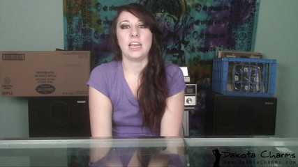 Dakota Charms: Haha, tvůj penis je malý