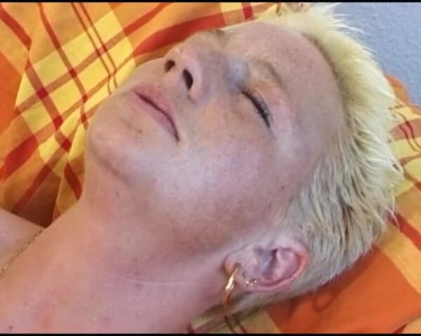 German's Lesbian: È la signora tedesca che è stata beccata a sgrillettamento dalla...
