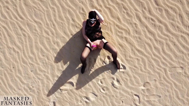 Masked-Fantasy: This MILF Masturbates Her Pussy in a Huge, Secluded Desert...