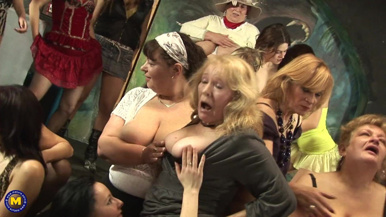Mature NL: Big Mature Sex Party at the Lesbian Bar