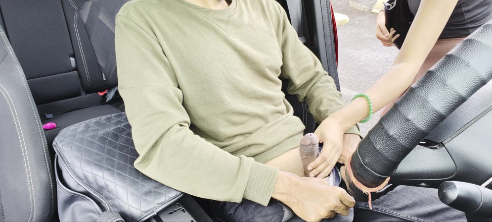 Ziya: Ich habe meinen fahrer beim masturbieren im auto erwischt, wie...