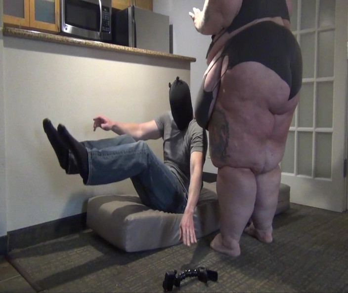 Full Weight Productions: 스판덱스벨루가의 익스트림 SSBBW 짓밟기 세션 보기 2