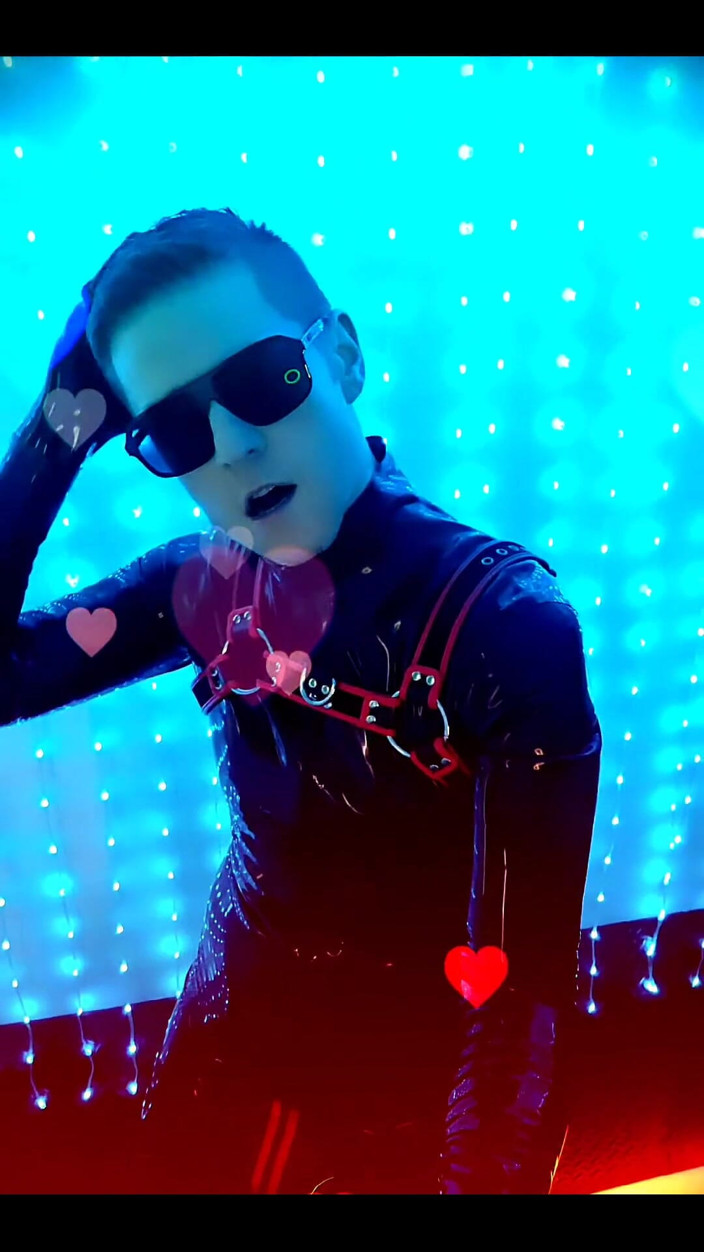 Roman Heart: Vide Clip Outtake สําหรับ Reellatexrubberblackstyle ใหม่ของฉัน