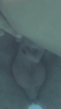 O mamă sexy blondă matură este futută tare lângă piscină