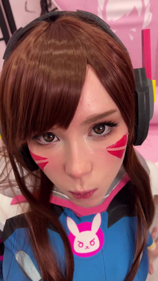 Sweetie Fox: Tiktoker girl cosplay D.Va from Overwatch and sucks dick till...