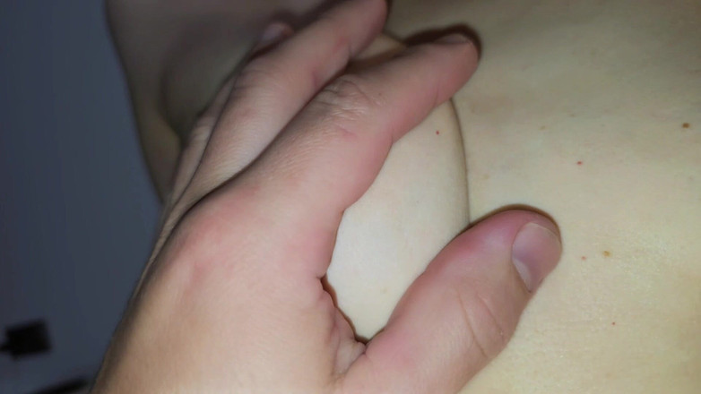 Gigi oficial: Jak použít jemný dotek a lehké údery, aby se udělala nadržená 18letá...