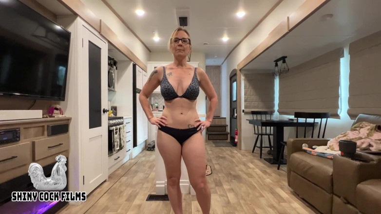 Jane Cane: Üvey annemi bağımlılığı yüzünden dolandırıyorum - Jane Cane