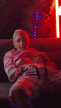 Cool Masturbation From the Hot Nice Evening